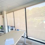 Estores de screen a medida en un centro social