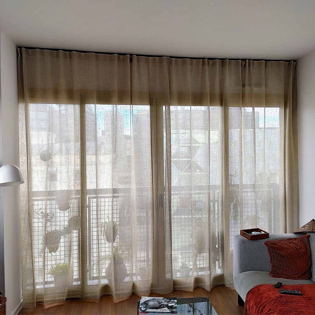 Cortinas modernas a medida, barras para cortinas, cómo elegir cortinas, lino, cortinas para salón a medida